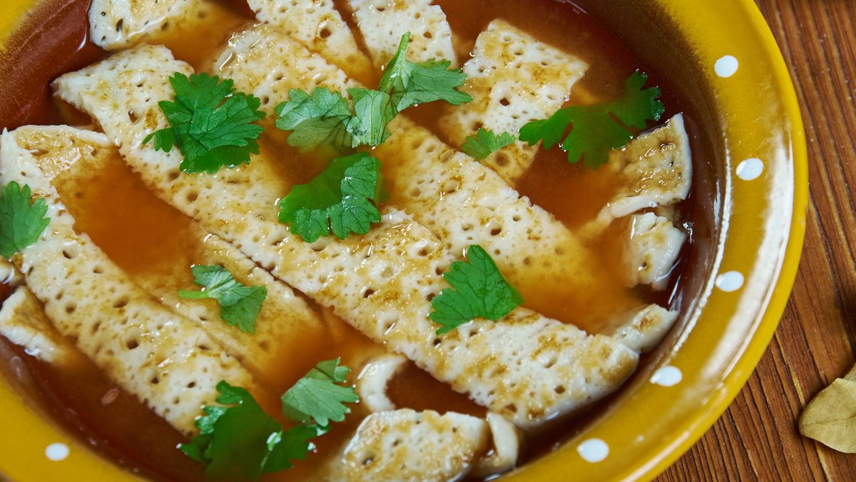 Rozgrzewający rosół po wiedeńsku