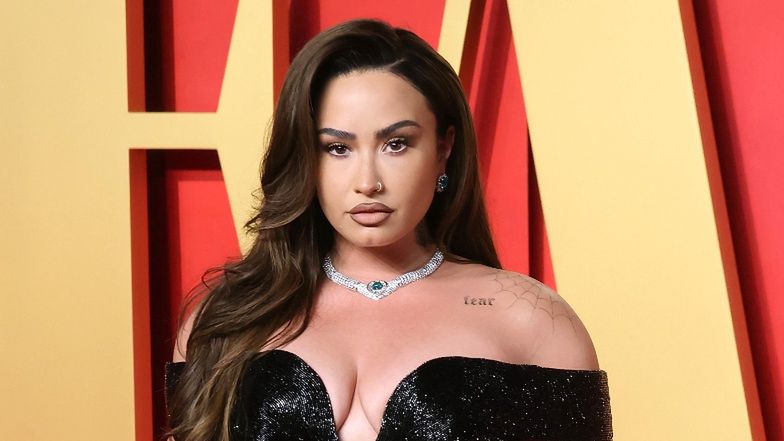 Demi Lovato pluska się w basenie, prezentując ODCHUDZONĄ sylwetkę