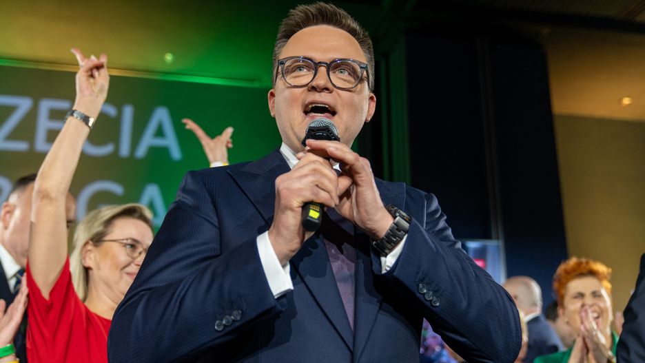 Szymon Hołownia podczas wieczoru wyborczego Trzeciej Drogi