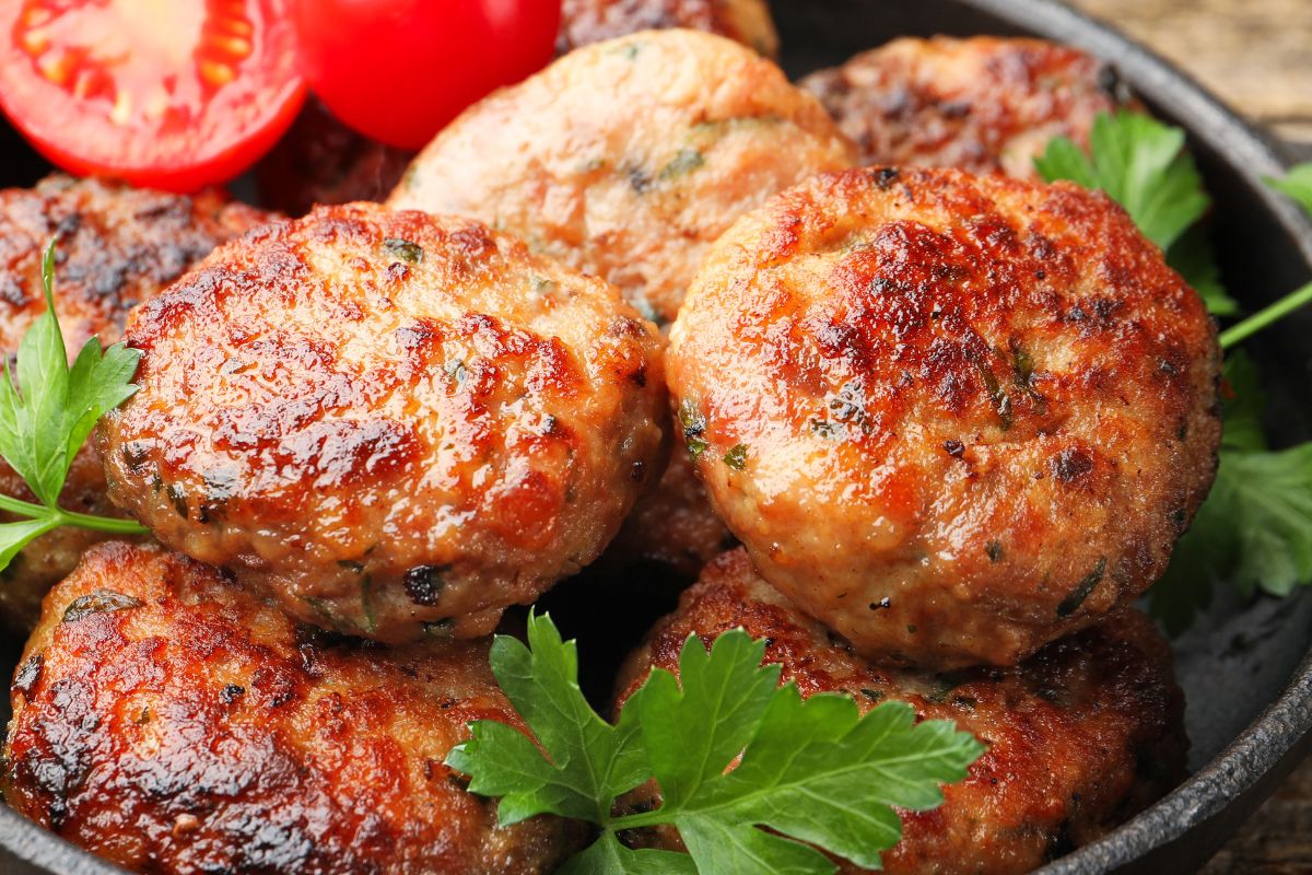 Smak tradycyjnych mielonych można podkręcić w prosty sposób