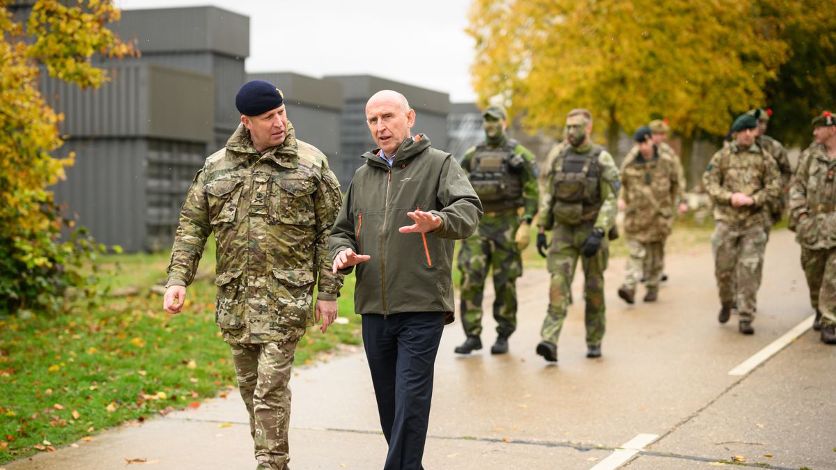 John Healey, szef resortu obrony Wielkiej Brytanii