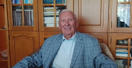 Prof. Brunon Hołyst nie zwalnia tempa. Zdradza sekret dobrego życia