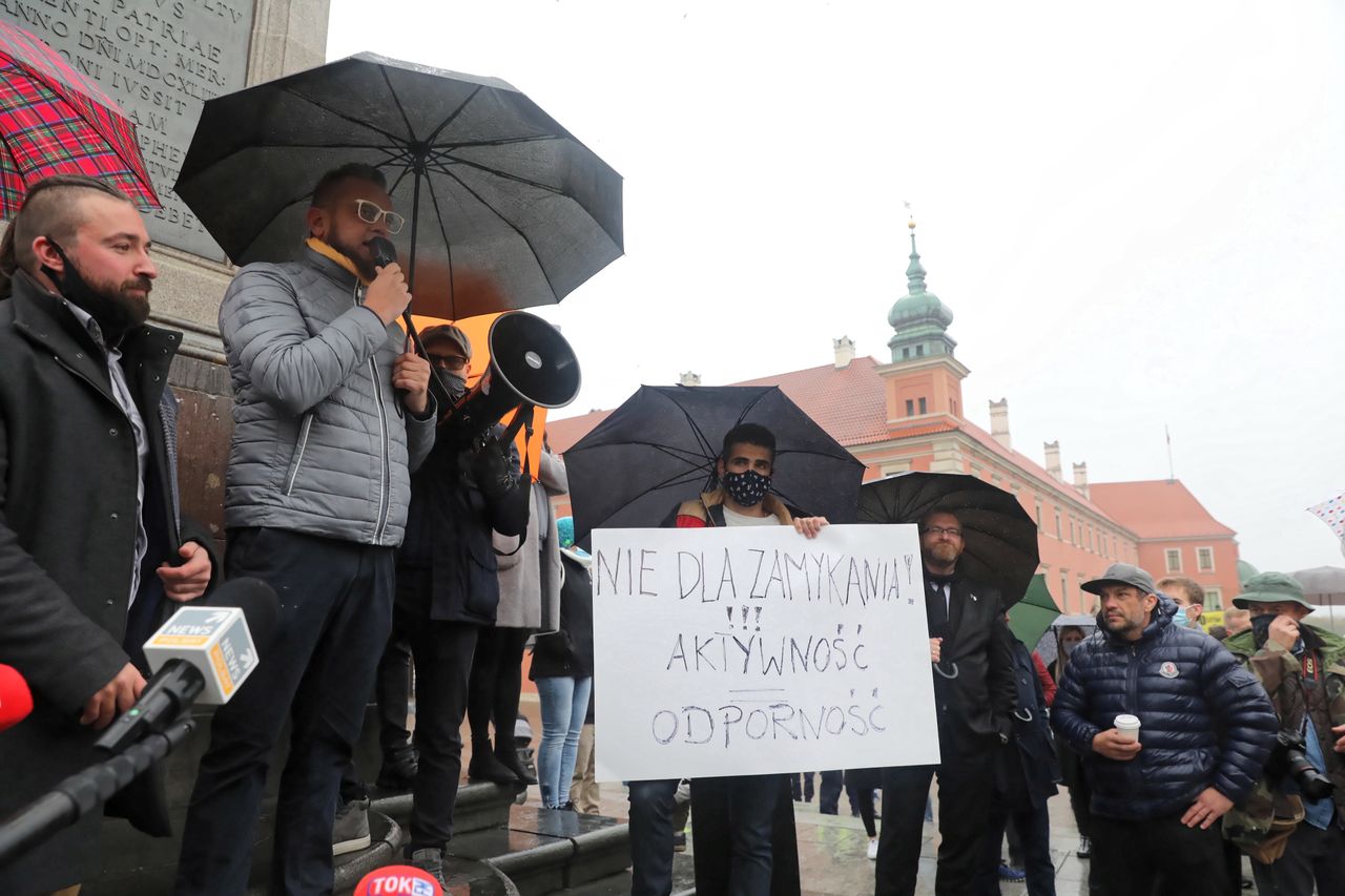 Koronawirus. Nowe obostrzenia. Rząd zamknął siłownie. Protest branży fitness w Warszawie