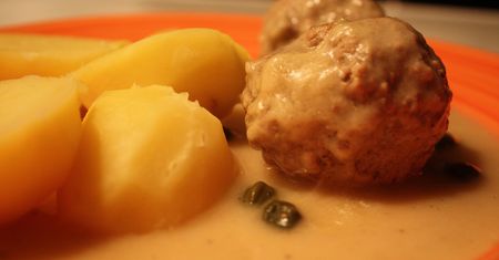 Klopsy w sosie musztardowym. Pomysł na zdrowy, pyszny obiad