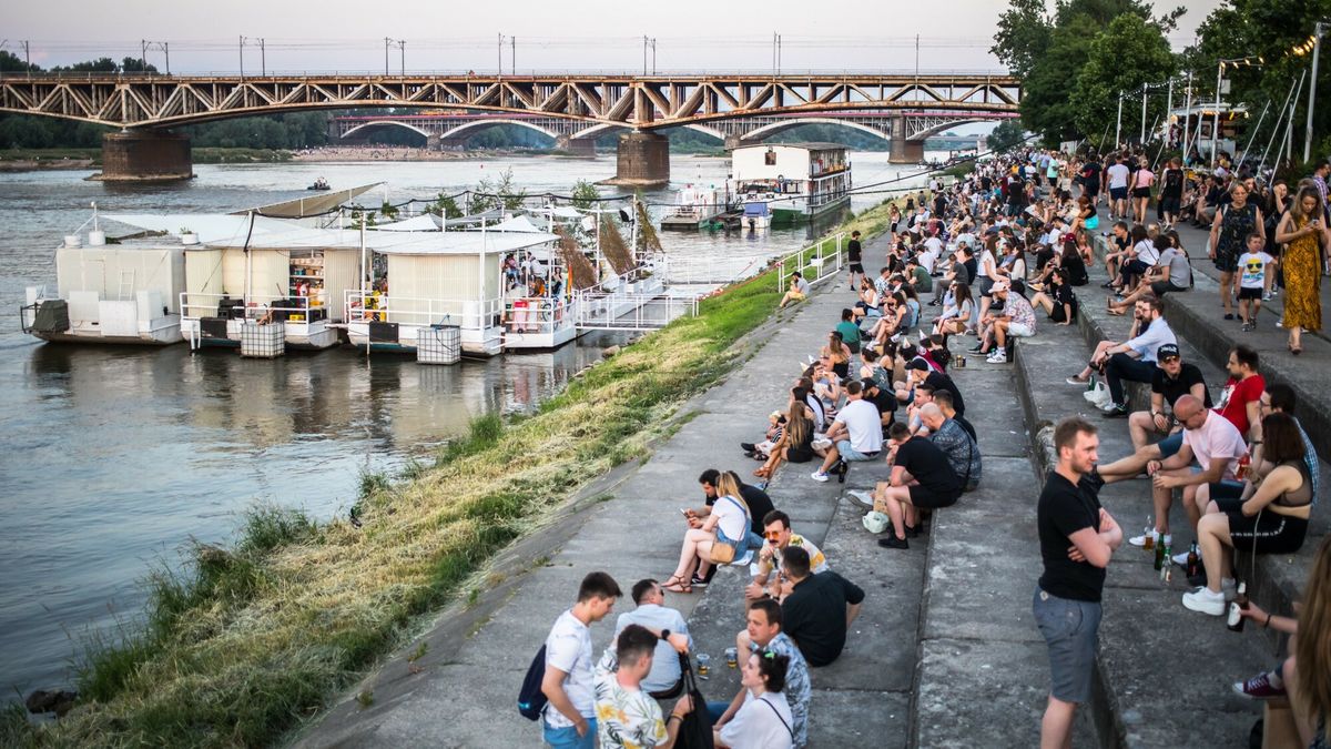 reporter_baza_2021-06
19.06.2021 Warszawa Bulwar Generala Georgea Smitha Pattona Klub BarKa W glebi most Srednicowy fot. Adam Burakowski/REPORTER
Adam Burakowski/REPORTER