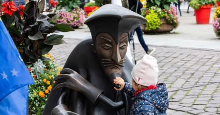 Bielsko-Biała. Don Pedro ma swój pomnik,  dołączył do Wawelskiego Smoka i Bartoliniego Bartłomieja
