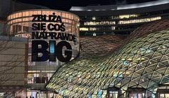 Tajemniczy napis w centrum Warszawy. To zapowiedź nowości w McDonald's