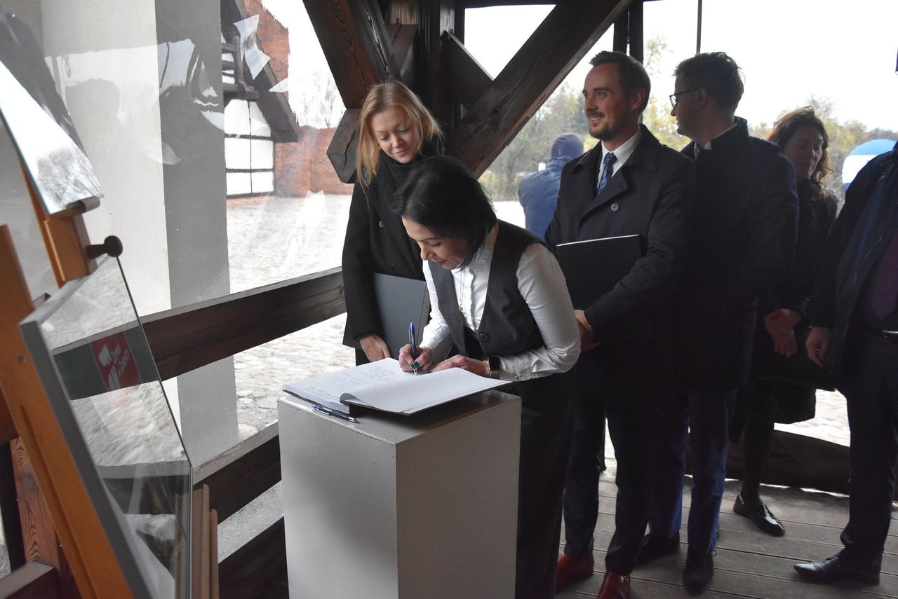 Gołańcz: Uroczyste otwarcie zamku. Kasztelan przyjął pierwszych gości