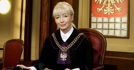 72-letnia Anna Maria Wesołowska zadała szyku na premierze. Tak dziś wygląda najsłynniejsza sędzia w Polsce (ZDJĘCIA)