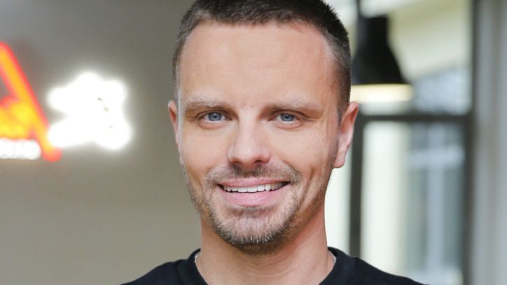 Marcin Hakiel POTWIERDZA związek z tajemniczą brunetką?