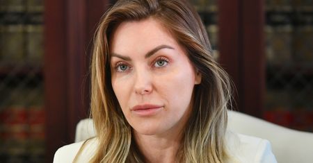Wdowa po Hugh Hefnerze apeluje do Jessiki Biel. "Doświadczyłam przemocy"