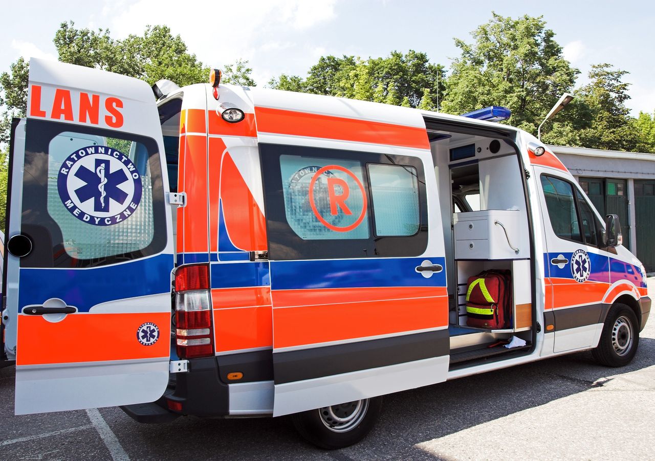 Gdynia: Wypadek w Stoczni. Mężczyzna poślizgnął się i spadł z drabiny