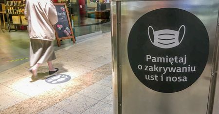 Odwrót od maseczek? Lekarz o historycznie wysokiej liczbie zakażeń