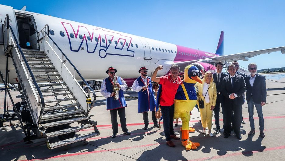 Powitanie samolotu Wizz Air z Budapesztu