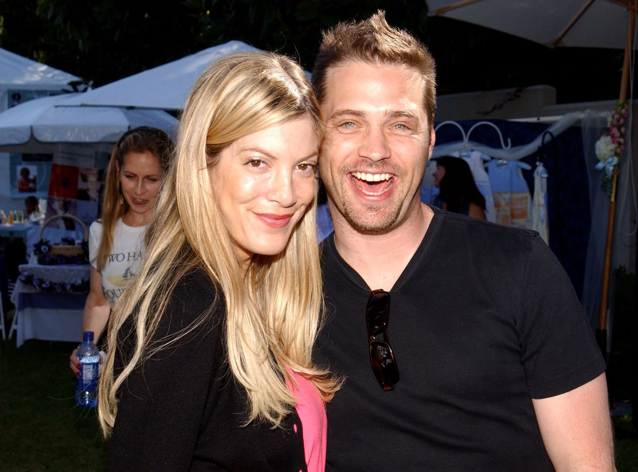 Tori Spelling i Jason Priestley w 2004 roku