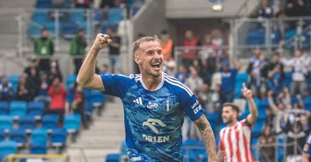 Adam Radwański kontuzjowany. Pomocnik Wisły Płock przechodzi rehabilitację
