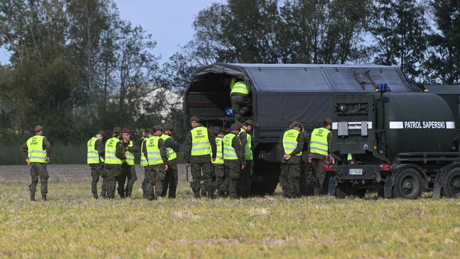miejsce upadku rosyjskiego drona
Wojtek Jargi�o
dron, dron�w, drony, granica, granicy, incydent, miejsce upadku, naruszenie, pole, przestrzen powietrzna, przestrzeni powietrznej, rosyjski, rosyjskie, szcz�tki, upadek, wtargni�cie