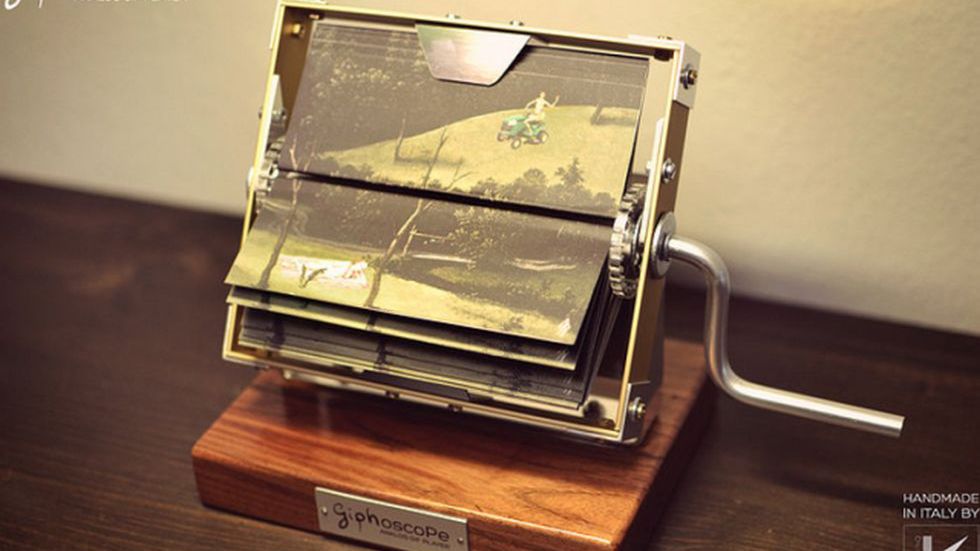 Gifoskop – urządzenie rodem z XIX wieku odtwarza animowane GIF-y! 1
