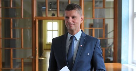 Powrót do szkoły. Dariusz Piontkowski nie ma sobie nic zarzucenia. Nie myśli o dymisji
