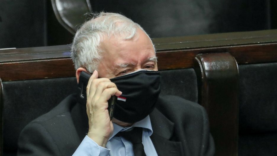 Jarosław Kaczyński dał radę inwigilowanym Pegasusem. Zdaniem prezesa PiS dobrze jest używać innego telefonu