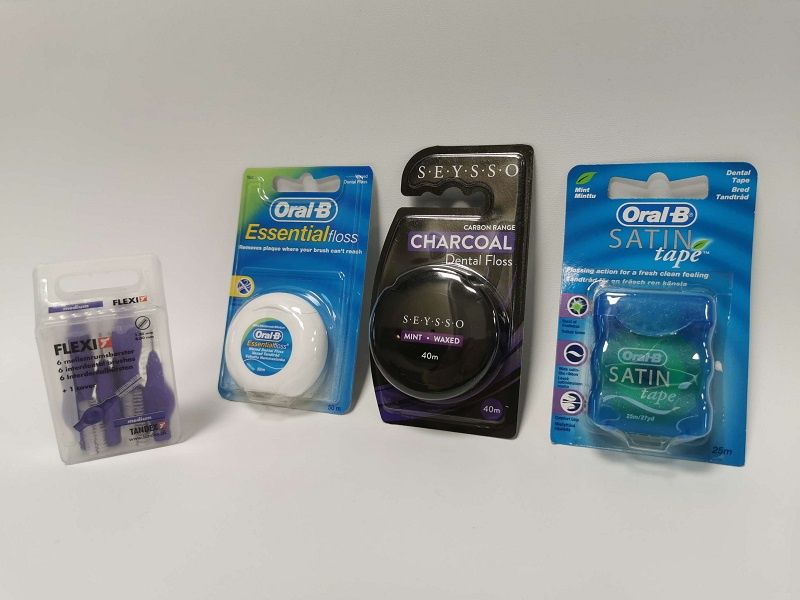 Nici dentystyczne i wykałaczki z nicią dentystyczną dostępne w hurtowni Mo-dentis