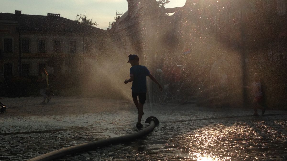 W upalne dni dbajmy o odpowiedzialne chłodzenie organizmu