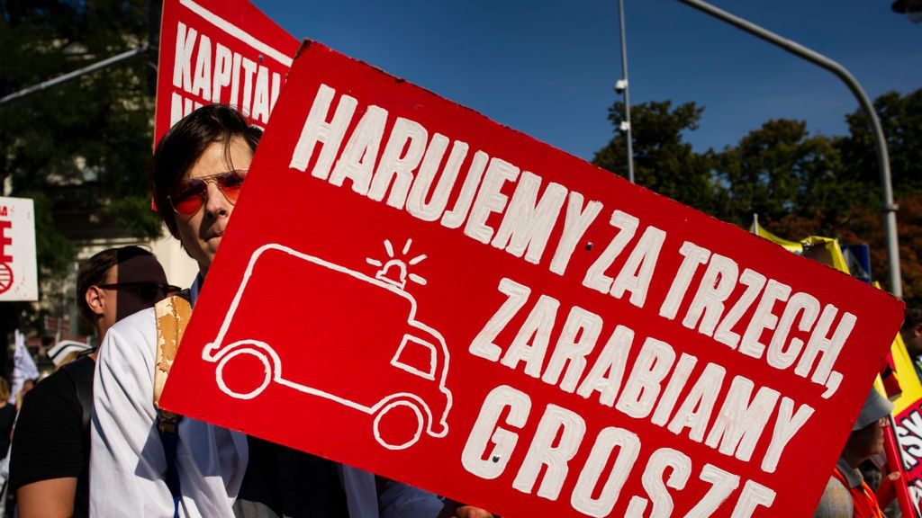 Polscy lekarze są cenieni za granicą. Wielu przyjmowanych jest tam z otwartymi ramionami. W Polsce muszą walczyć o lepsze zarobki