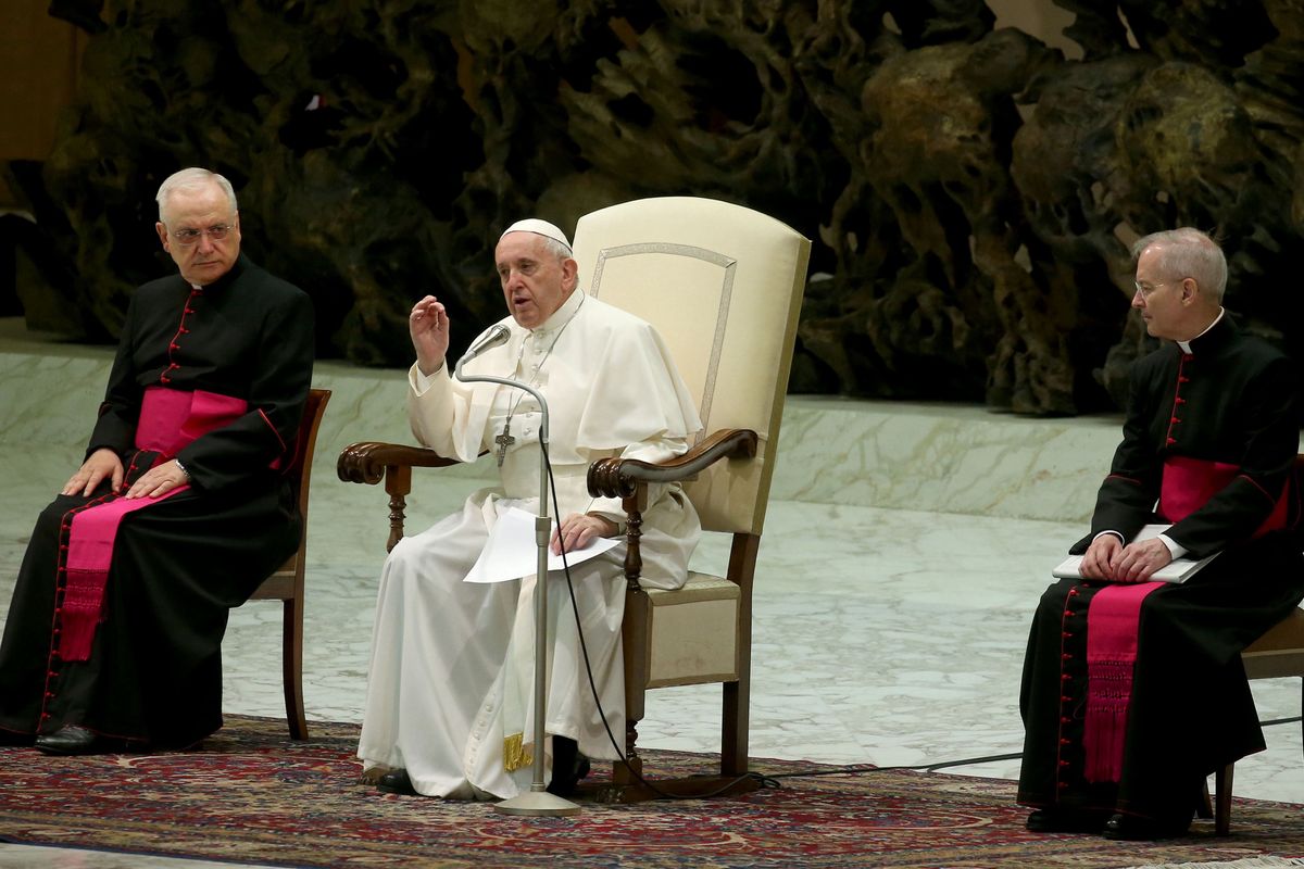 Papież Franciszek zmienił zasady uzyskiwania odpustów w związku ze świętem Wszystkich Świętych (Photo by Franco Origlia/Getty Images)