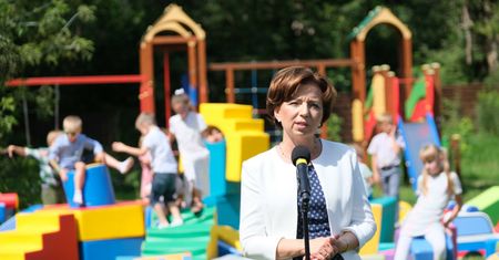 500 plus. "Polska jest w pułapce". Minister przyznała to na antenie TVP