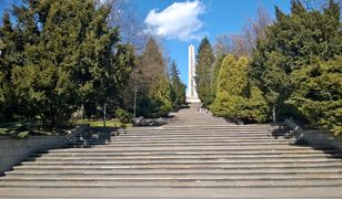 "Z" jak swastyka. Kolejne napisy na pomniku na poznańskiej Cytadeli