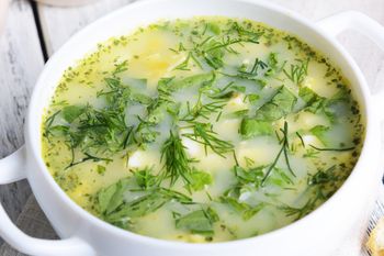 Szczawiowa 2.0. Ugotuj ją inaczej niż mama, a zniknie do ostatniej łyżki