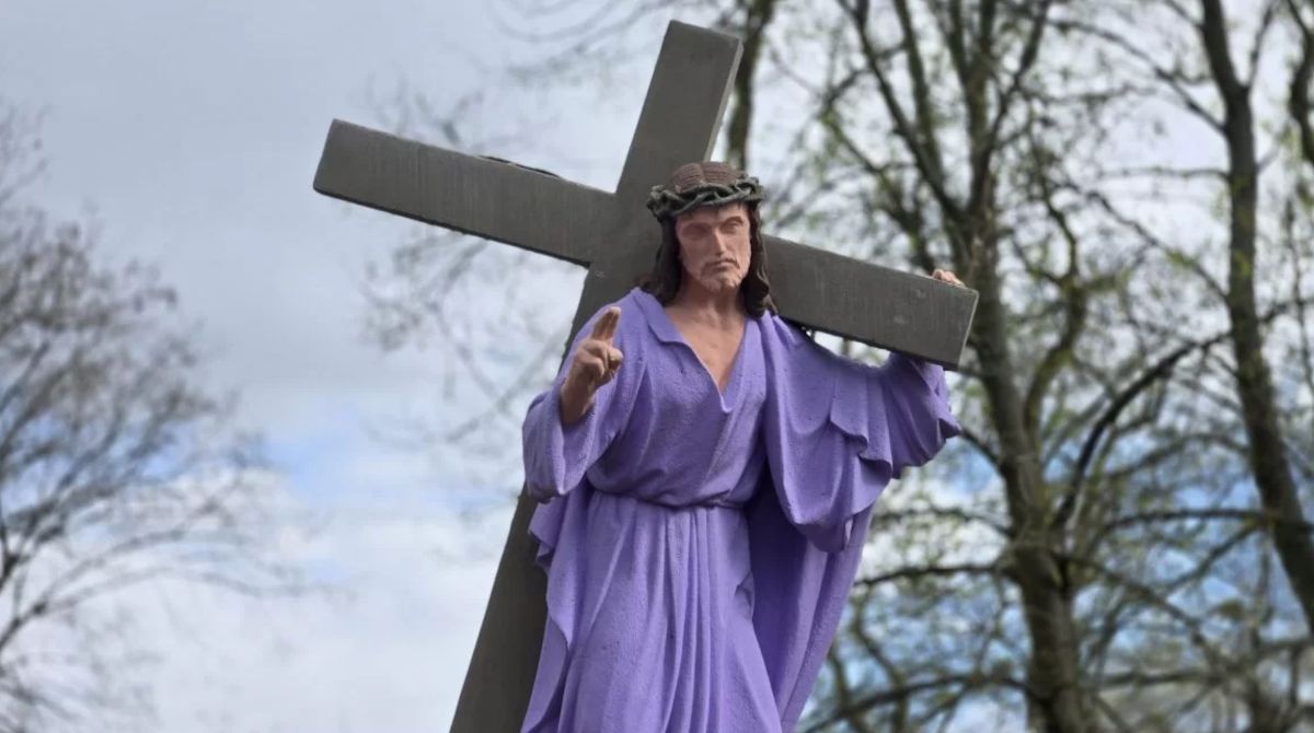 Grób Józefa Lewandowskiego odnowiony po latach zapomnienia.