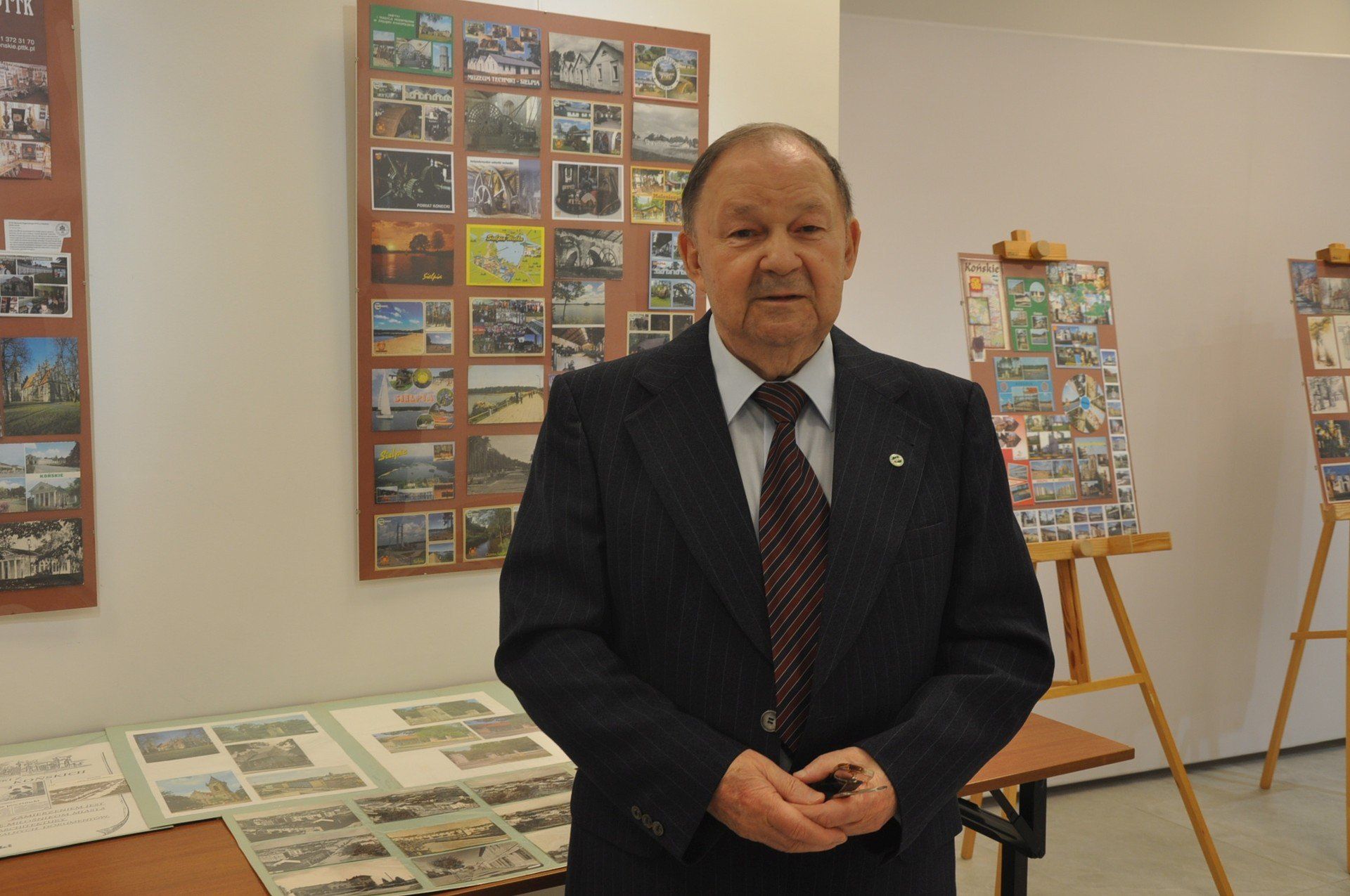 W Koneckim Centrum Kultury można oglądać pocztówki ze zbioru Bogdana Faworskiego. Wystawę zorganizował konecki oddział PTTK w ramach obchodów 90-lecia oddziału