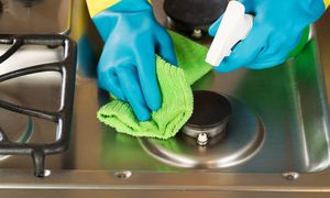 Wymieszaj kawę z octem. Ten patent działa lepiej niż inne środki czystości