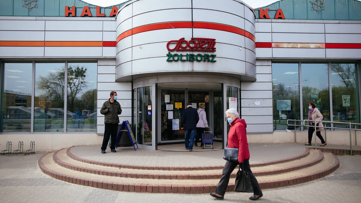 Plakaty z wizerunkiem parlamentarzystów zostaną wywieszone tylko w niektórych sklepach Społem