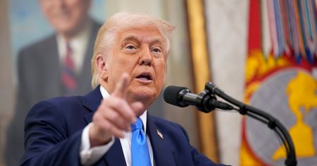 "To nie powód do dumy". Ekonomista mówi, jakie mogą być skutki decyzji Trumpa