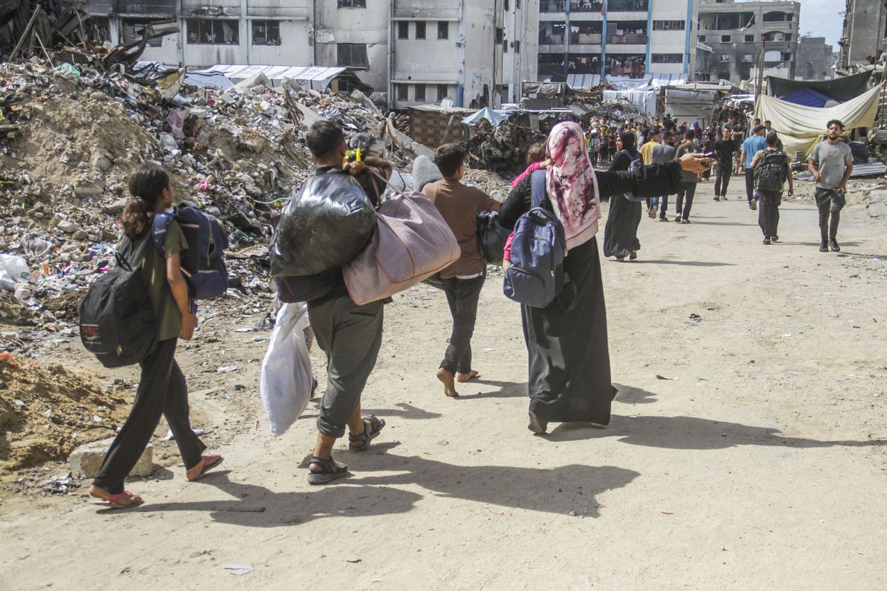 Netanyahu considers Gaza siege, civilians given one week to flee