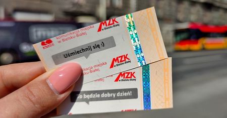 Bielsko-Biała. Bilet prosi "Uśmiechnij się". Niecodzienne napisy dla pasażerów