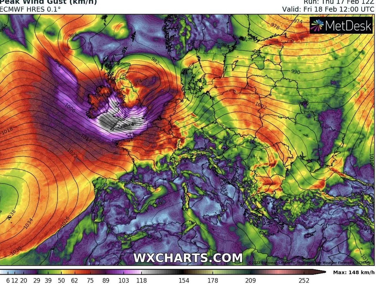 Czerwone ostrzeżenia Met Office. Nad Wielką Brytanią szaleje straszna Eunice