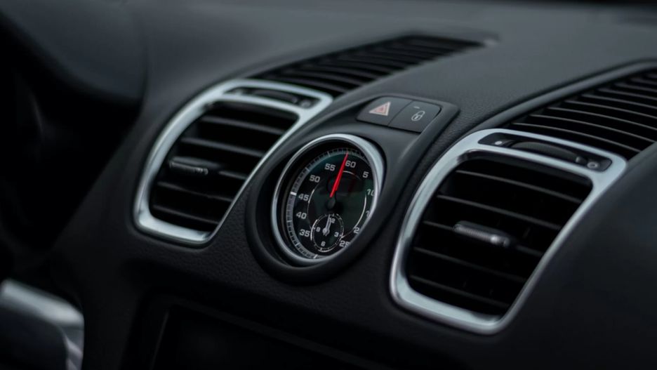 Jak dbać o klimatyzację w samochodzie przez cały rok?