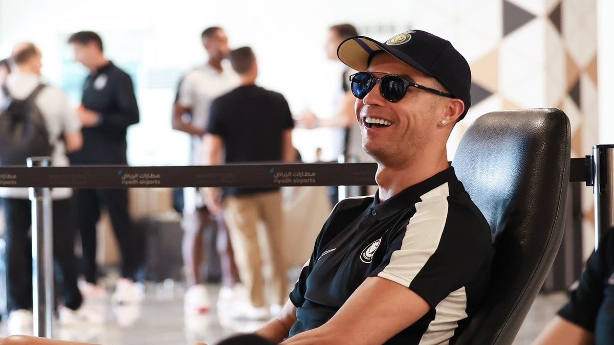 Cristiano Ronaldo w drodze na mecz z Persepolis