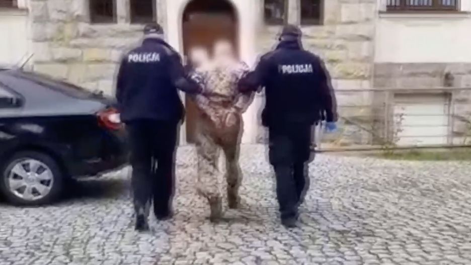W domu miał amunicję, broń i granaty. Groził sąsiadom pozbawieniem życia