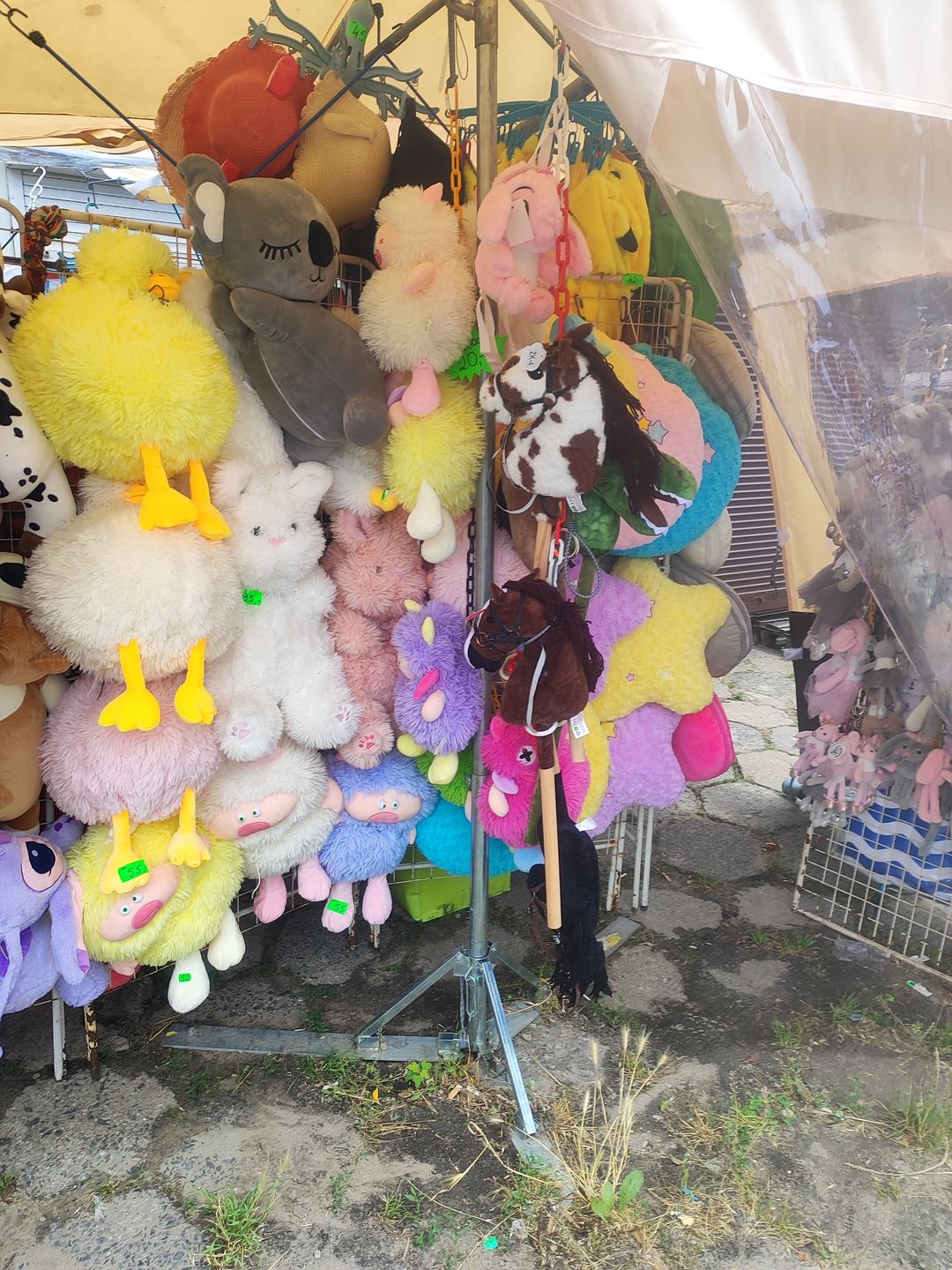Tak prezentują się pluszowe konie - hobby horse 