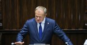 Tusk o smartfonach w szkołach. Mówi o "pladze internetu"