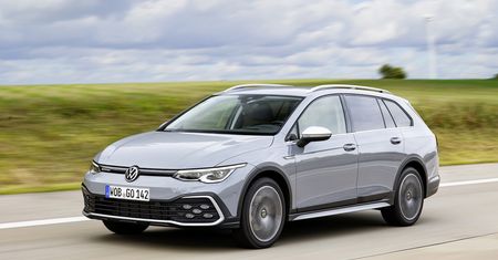 Volkswagen Golf 8 Alltrack już w salonach. Ceny są wyższe niż za GTI