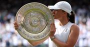 Iga Świątek długo nie nacieszyła się trofeum Wimbledonu. Musiała je... oddać