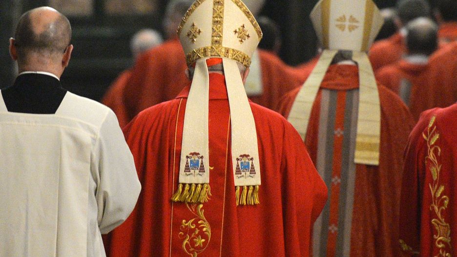 Koronawirus. Biskupi zapraszają do kościołów. "Brak konsekwencji"