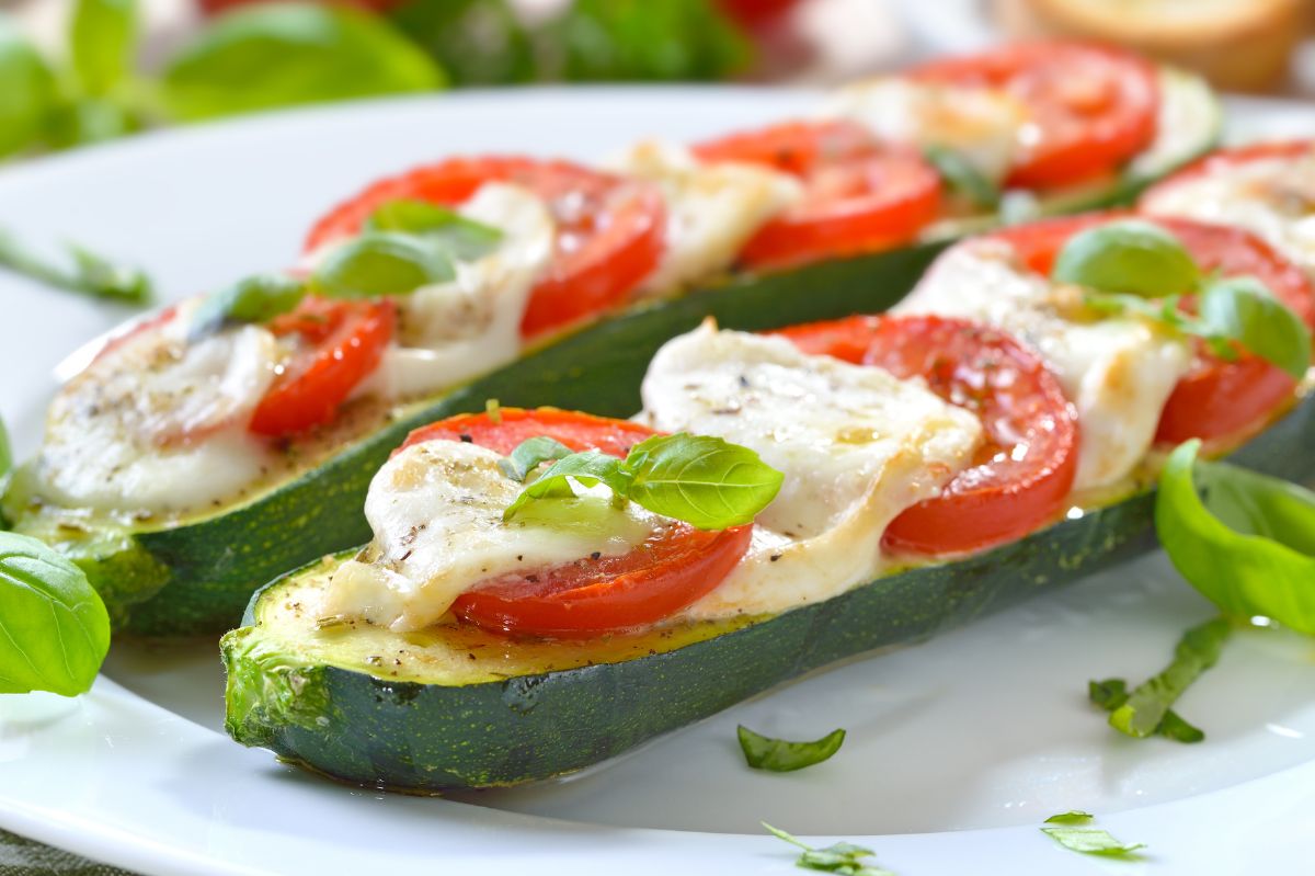 Courgette caprese - an idea for dinner or a party