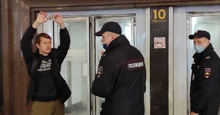 Trzymał to w rękach. Rosyjska policja nie wiedziała, co robić