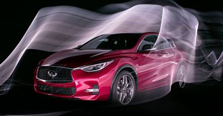Niesamowite, malowane światłem zdjęcia Infiniti Q30